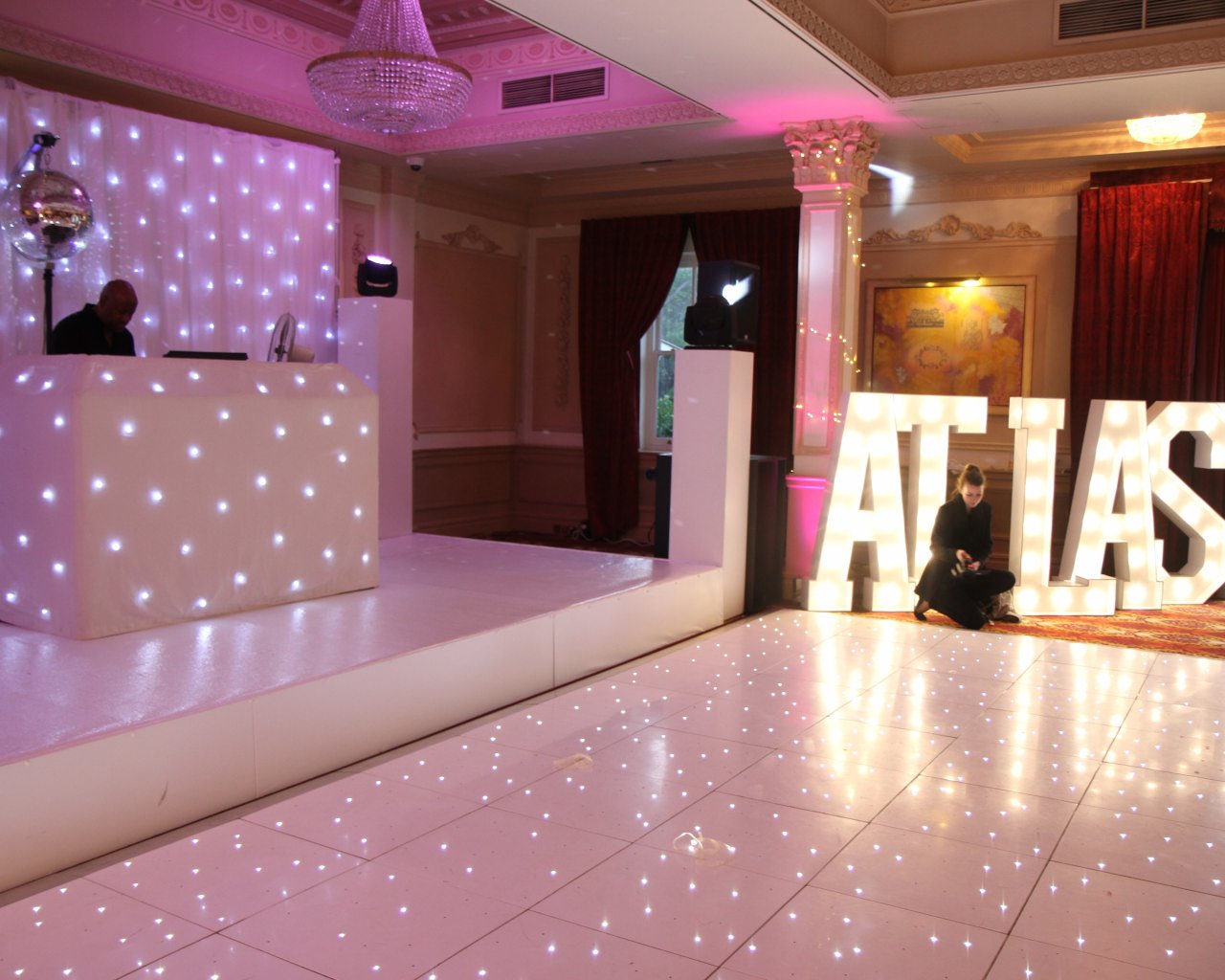 Hire a white dancefloor for weddings, corporate events or parties