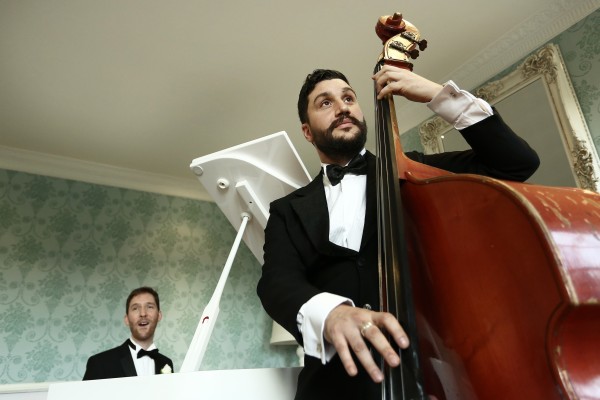 Swing Jazz duo Dappa Dudes play songs from artists Nat King Cole Michael Bublé Nina Simone and Sinatra to modern sounds in their own style a perfect booking for Weddings and Corporate events
