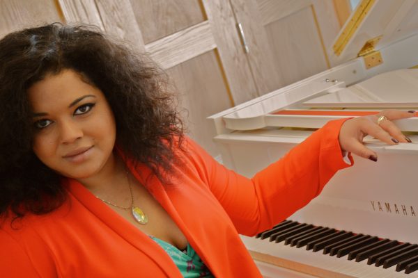 Soul Singer Pianist covers Billie Holiday John Legend Soul R&B songs Weddings Corporate Events
