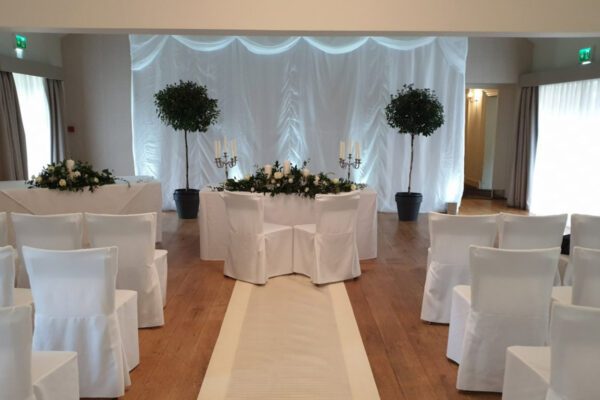 Wedding DJ at Stoke Place wedding venue in Buckinghamshire - decorative options for ceremony