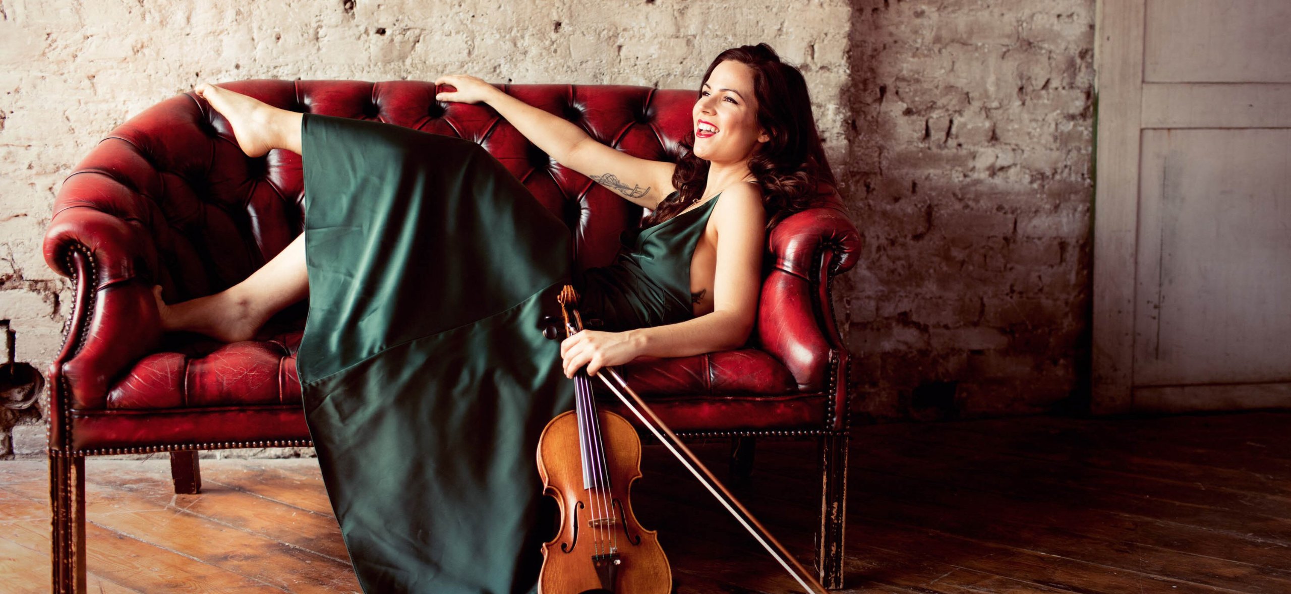 professional-acoustic-and-electric-violinist-for-weddings-mighty-fine-events