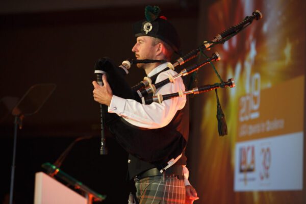 wedding-bagpiper-mighty-fine-events-scottish-music