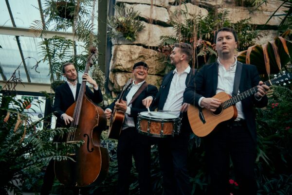 roaming-wedding-band-covering-all-genres-mighty-fine-events-live-entertainment-and-wedding-djs