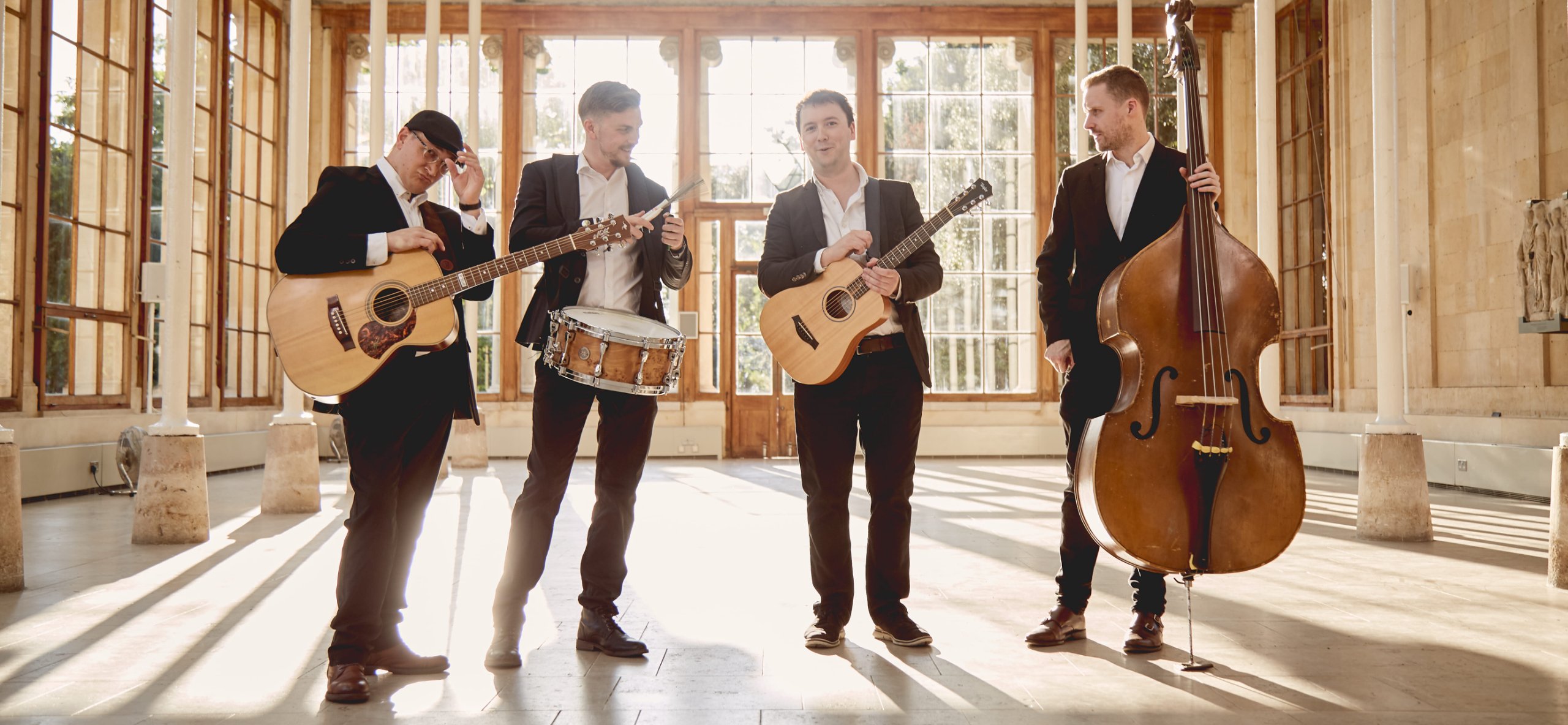 wedding-acoustic-roaming-party-band-mighty-fine-events – luxury-wedding-entertainment