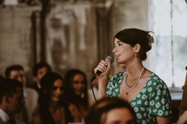 Female Singer to Hire for Weddings, Parties and Corporate Events