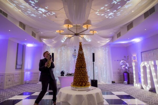 wedding-pro-sax-player-mighty-fine-events – luxury-wedding-entertainment-for-jazz-swing-soul-acts