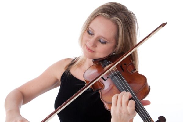 wedding-female-violinist-for-weddings-mighty-fine-events-luxury-live-entertainment
