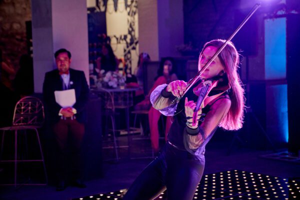 wedding-electric-violin-player-mighty-fine-events-luxury-entertainment