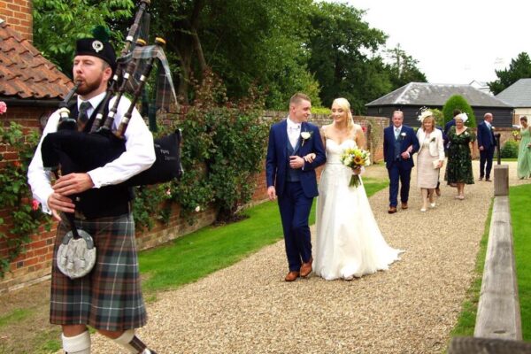 book-bagpiper-for-wedding-ceremony-mighty-fine-events-luxury-live-entertainment