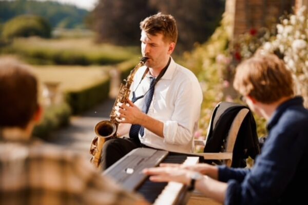 wedding-sax-player-and-pianist-london-mighty-fine-events-luxury-jazz-music-entertainment